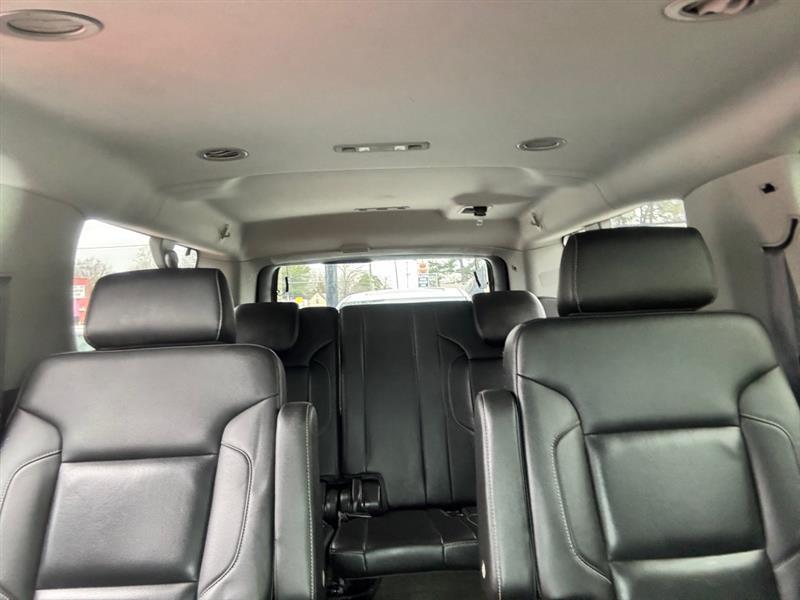 Chevrolet Suburban  2015