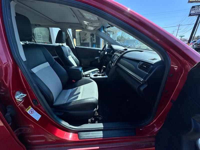 Toyota Camry Hybrid  2014