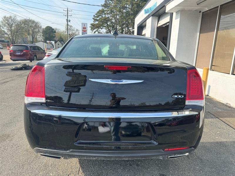 Chrysler 300  2019