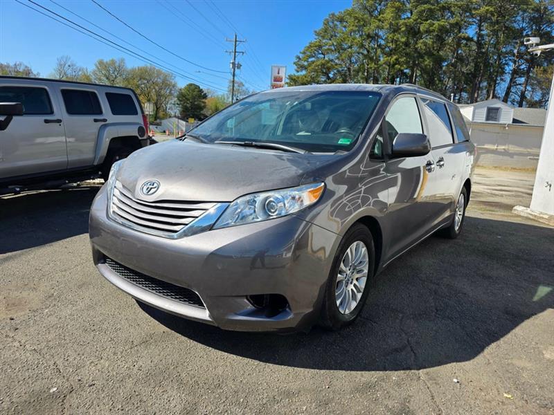 Toyota Sienna  2017