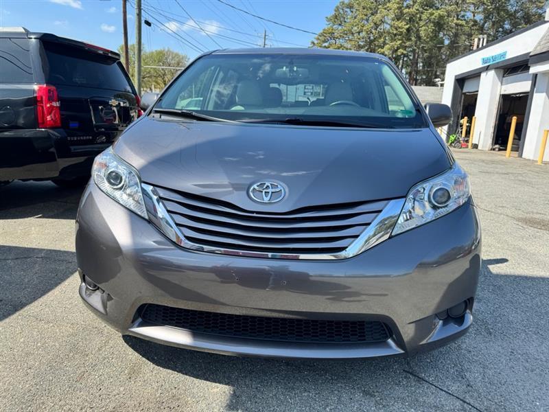 Toyota Sienna  2017