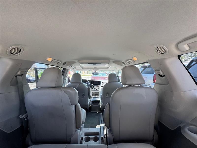 Toyota Sienna  2017