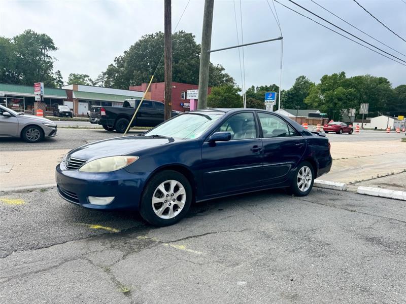 2005 Toyota Camry LE V6 5AT's photo