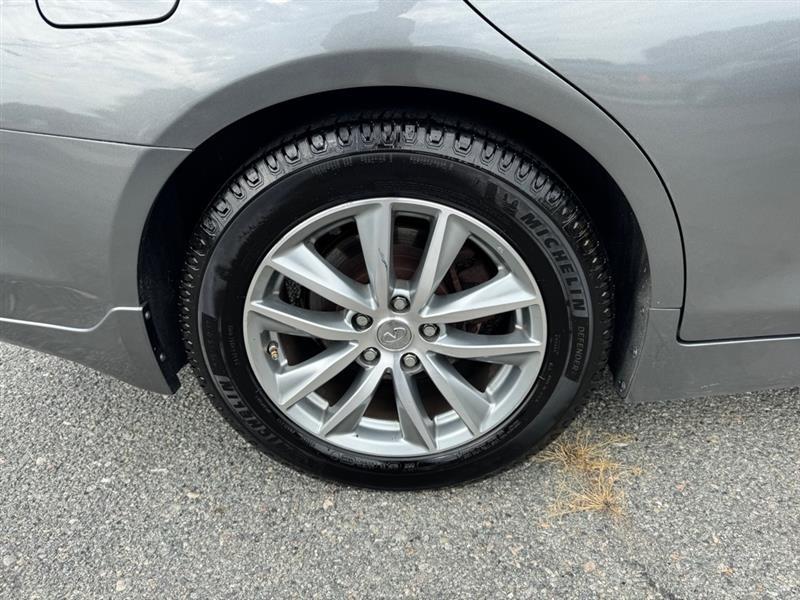 Infiniti Q50  2015