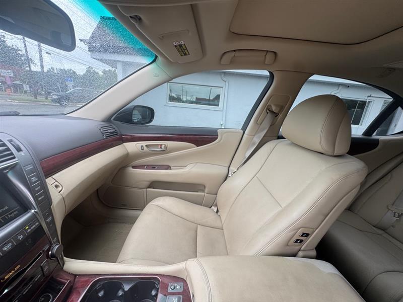 Lexus LS 460  2007