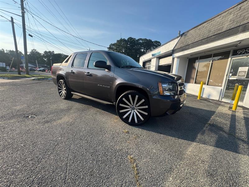 Chevrolet Avalanche  2010