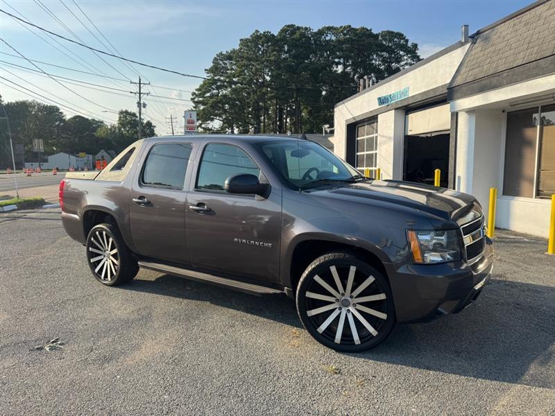 Chevrolet Avalanche  2010