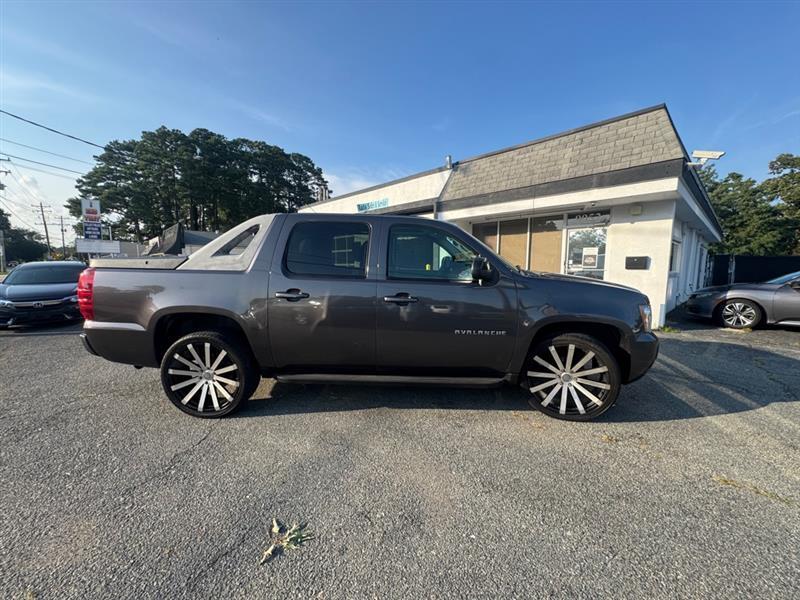 Chevrolet Avalanche  2010