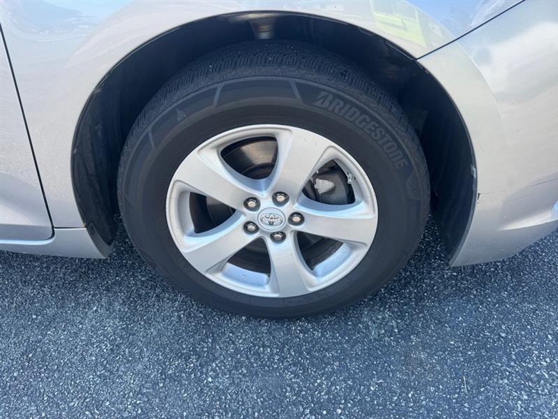 Toyota Sienna  2011