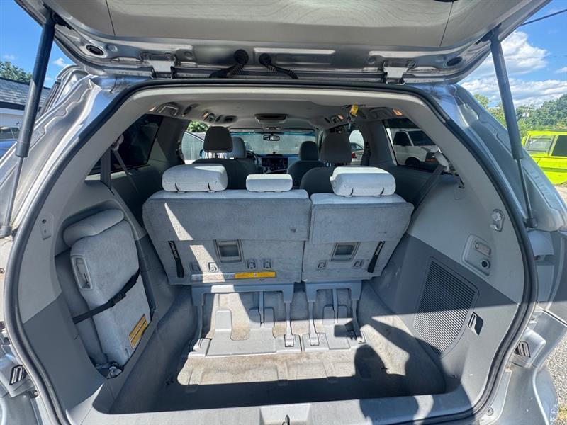 Toyota Sienna  2011