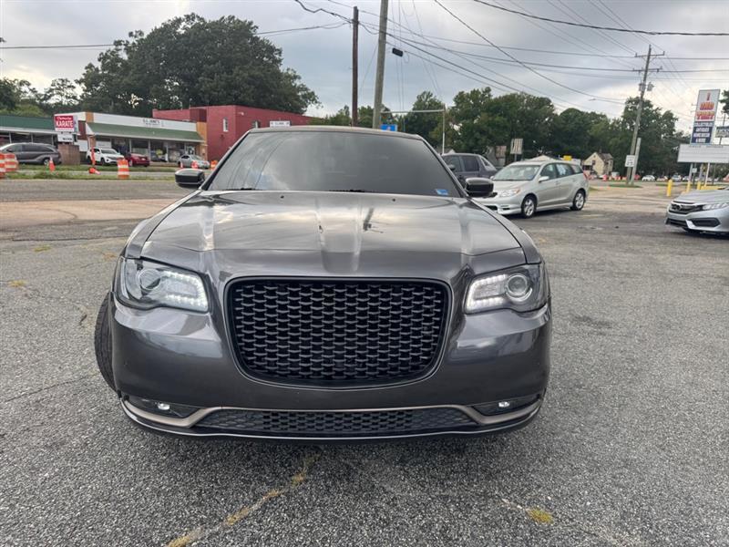 Chrysler 300  2016