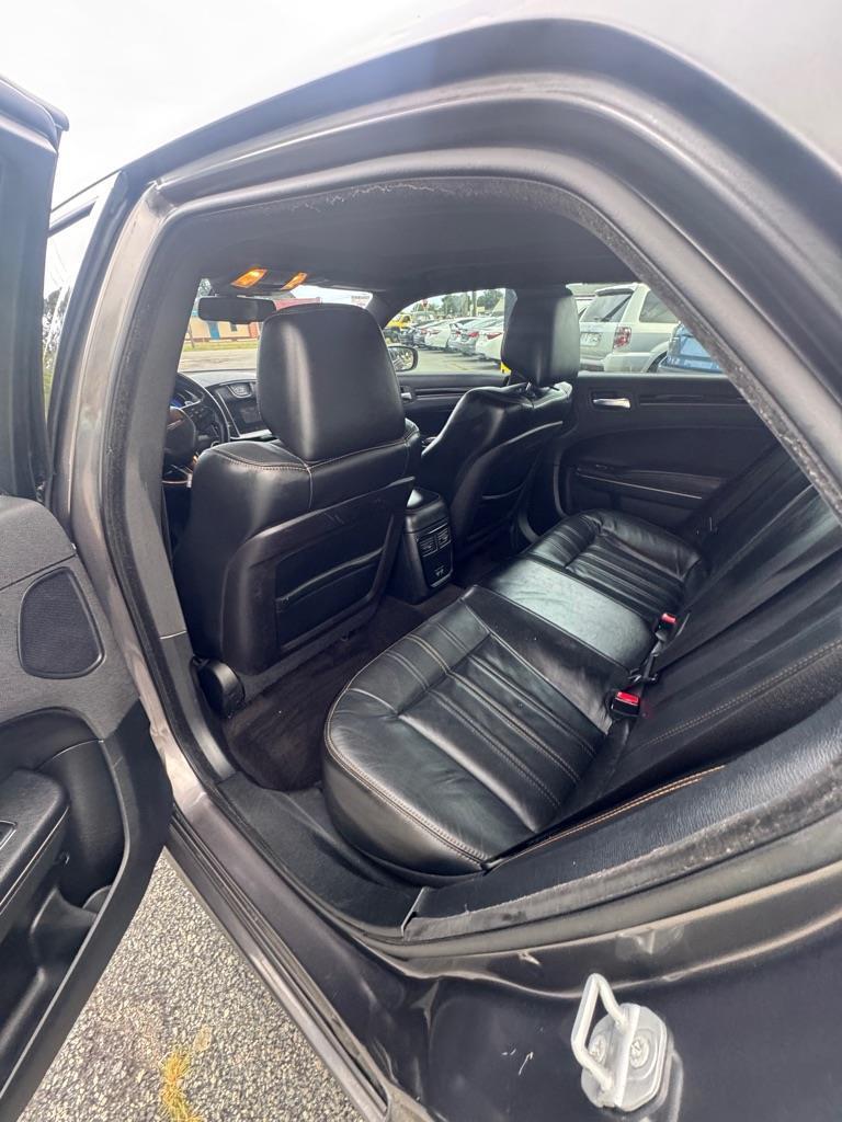 Chrysler 300  2016