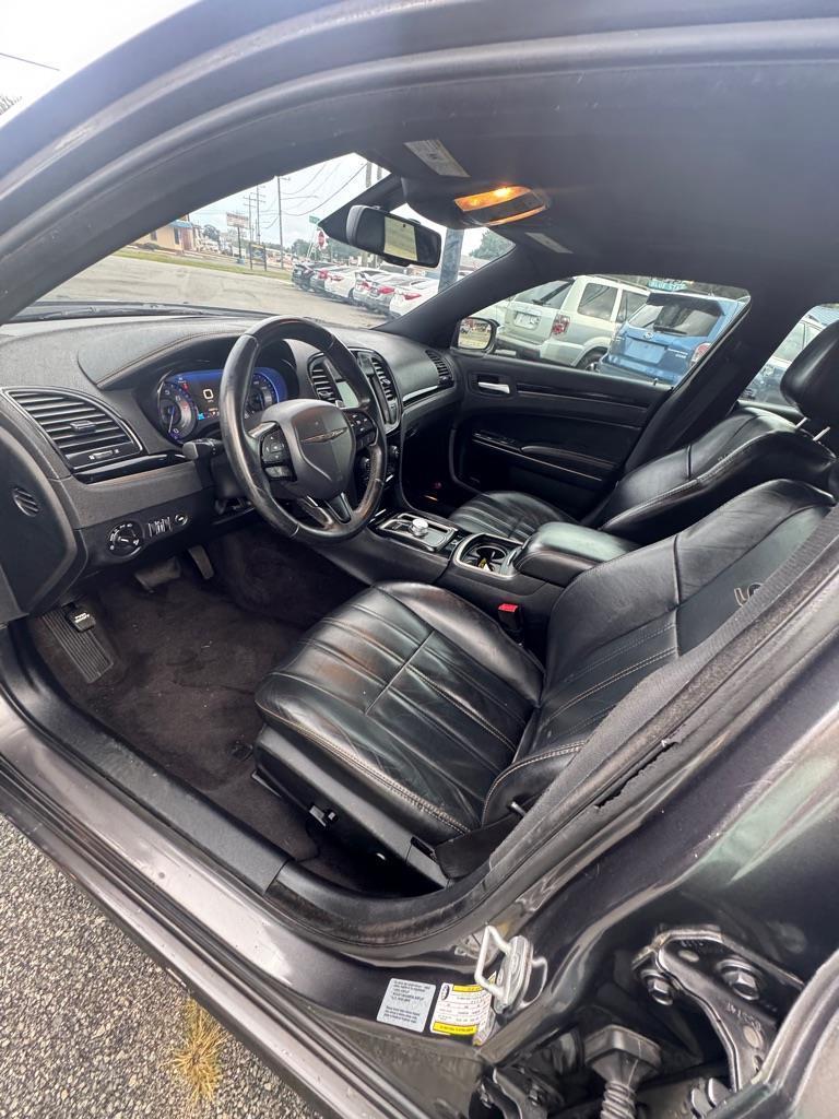 Chrysler 300  2016