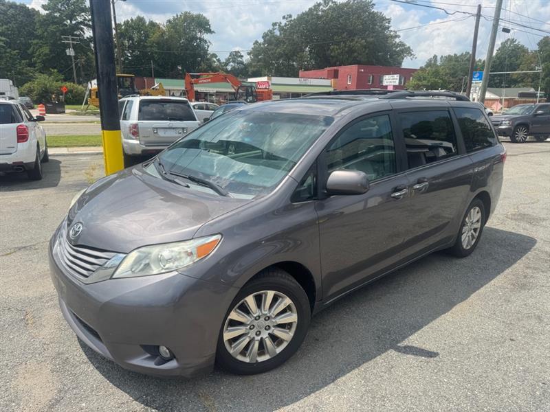 2015 Toyota Sienna XLE PREMIUM 7-PASSENGER