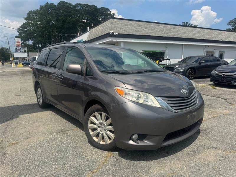 Toyota Sienna  2015