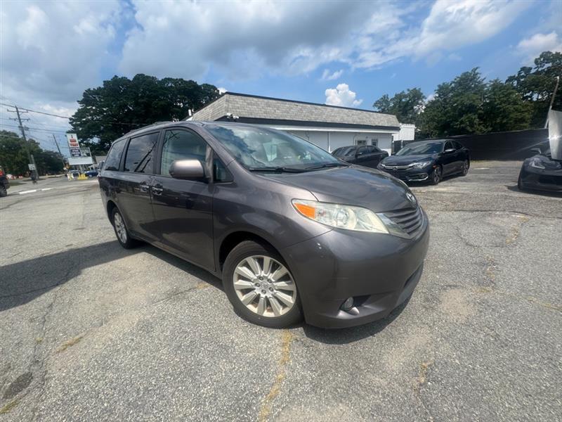 Toyota Sienna  2015