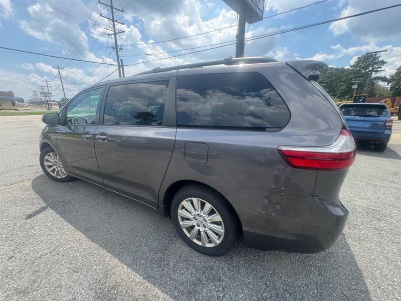 Toyota Sienna  2015