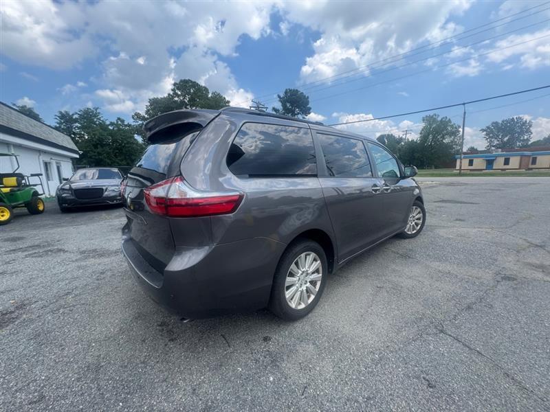 Toyota Sienna  2015