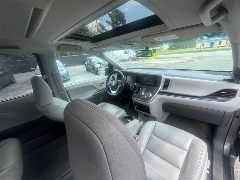 Toyota Sienna  2015
