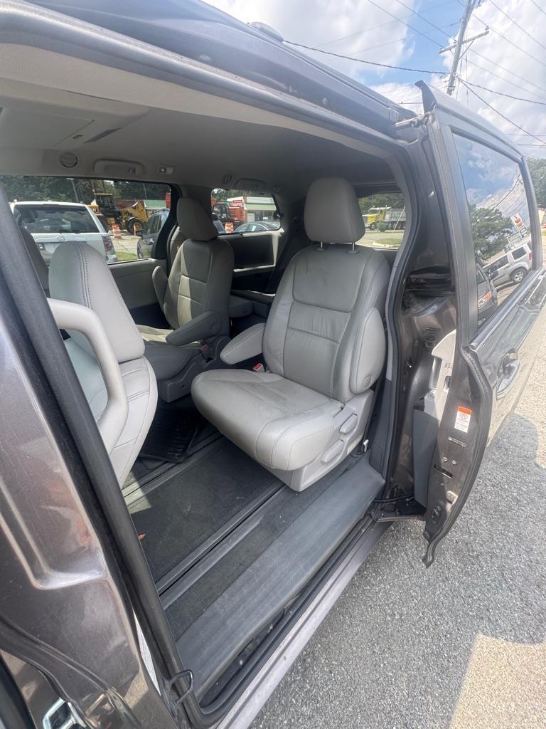Toyota Sienna  2015