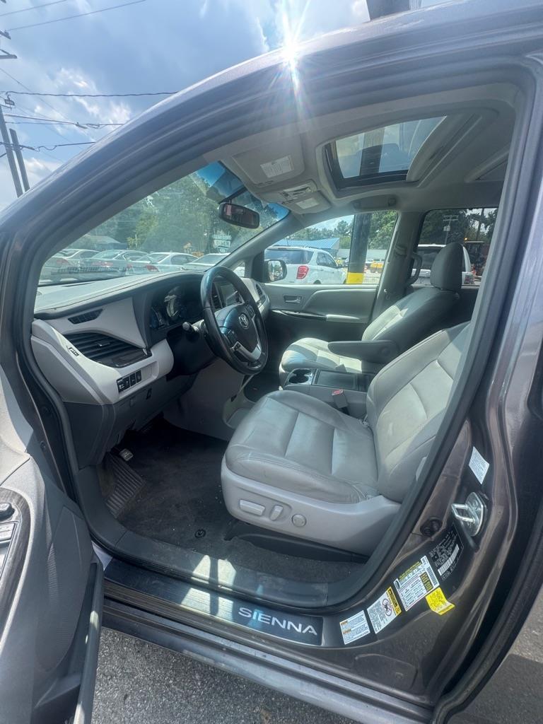 Toyota Sienna  2015