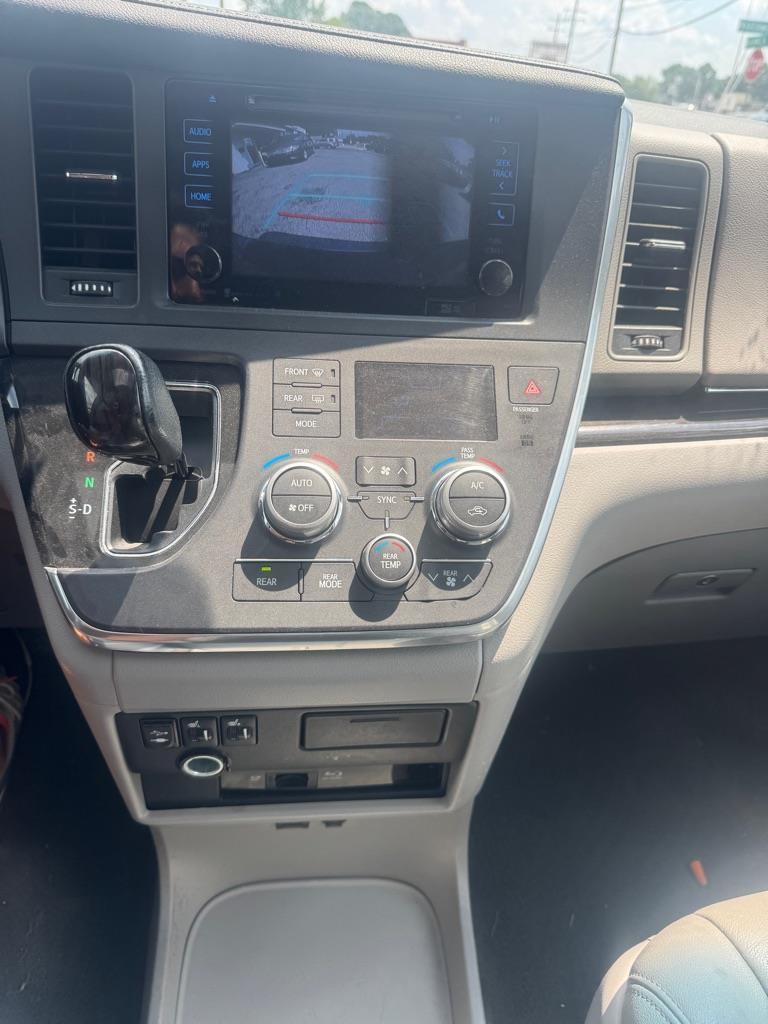 Toyota Sienna  2015