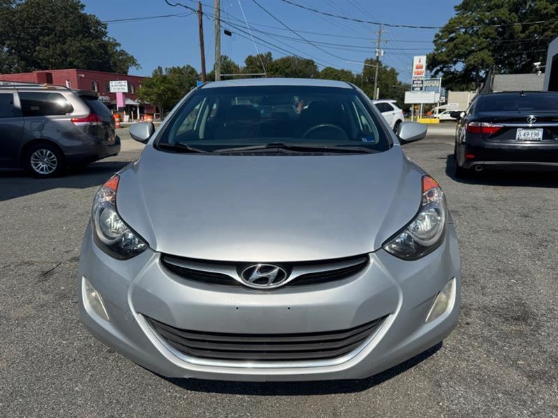Hyundai Elantra  2013