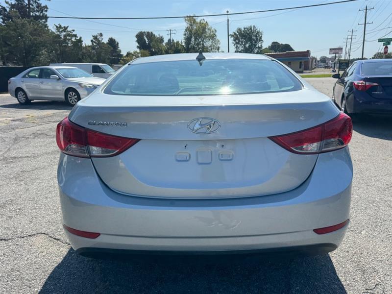 Hyundai Elantra  2013
