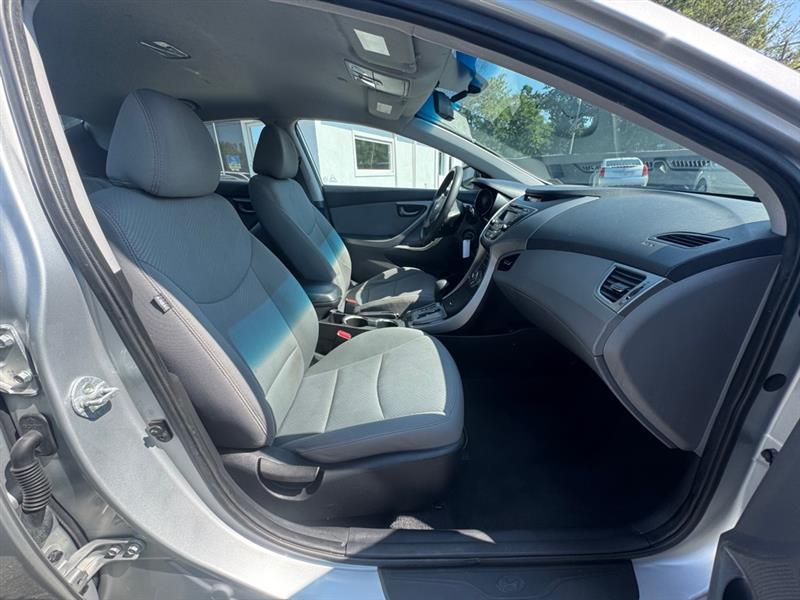 Hyundai Elantra  2013