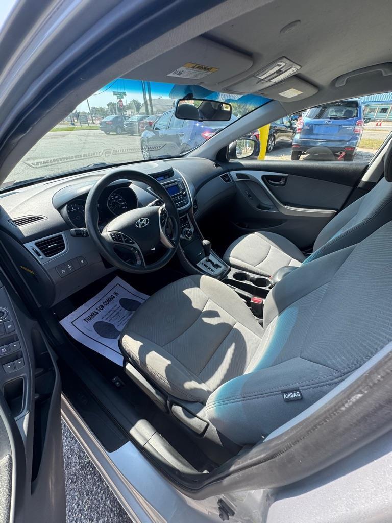 Hyundai Elantra  2013