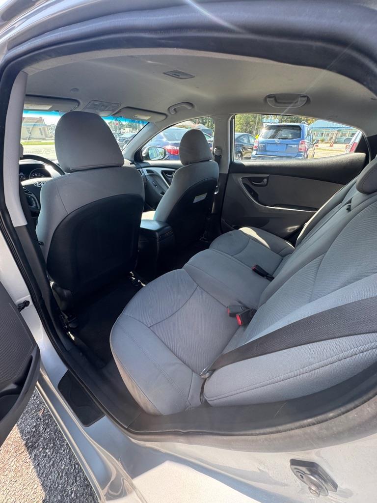 Hyundai Elantra  2013