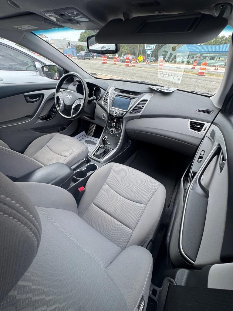 Hyundai Elantra  2016
