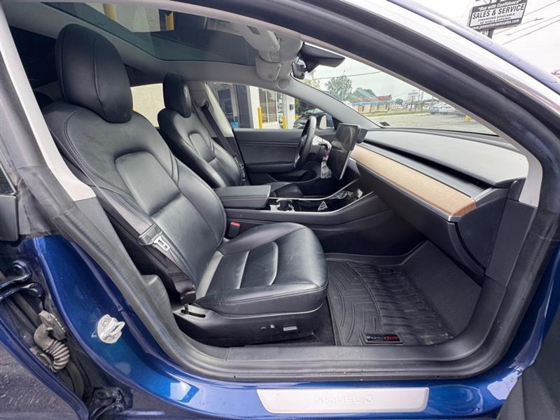 Tesla Model 3  2019