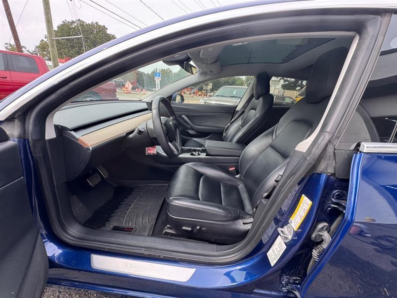 Tesla Model 3  2019
