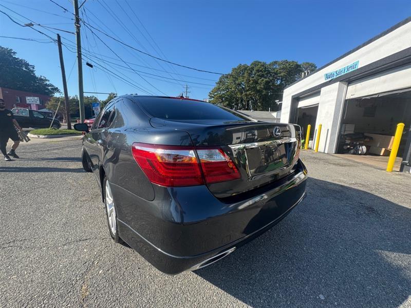 Lexus LS 460  2011