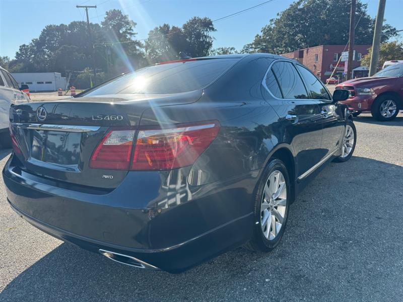 Lexus LS 460  2011