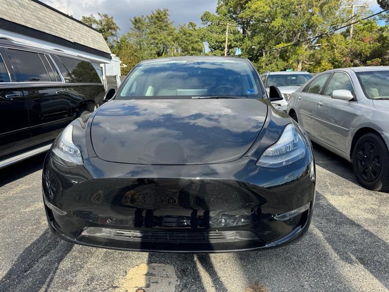 Tesla Model Y  2021