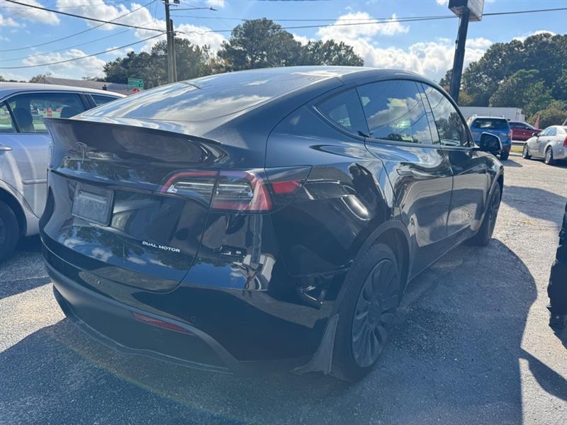 Tesla Model Y  2021
