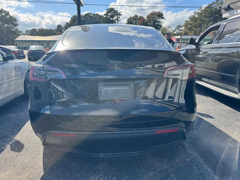 Tesla Model Y  2021