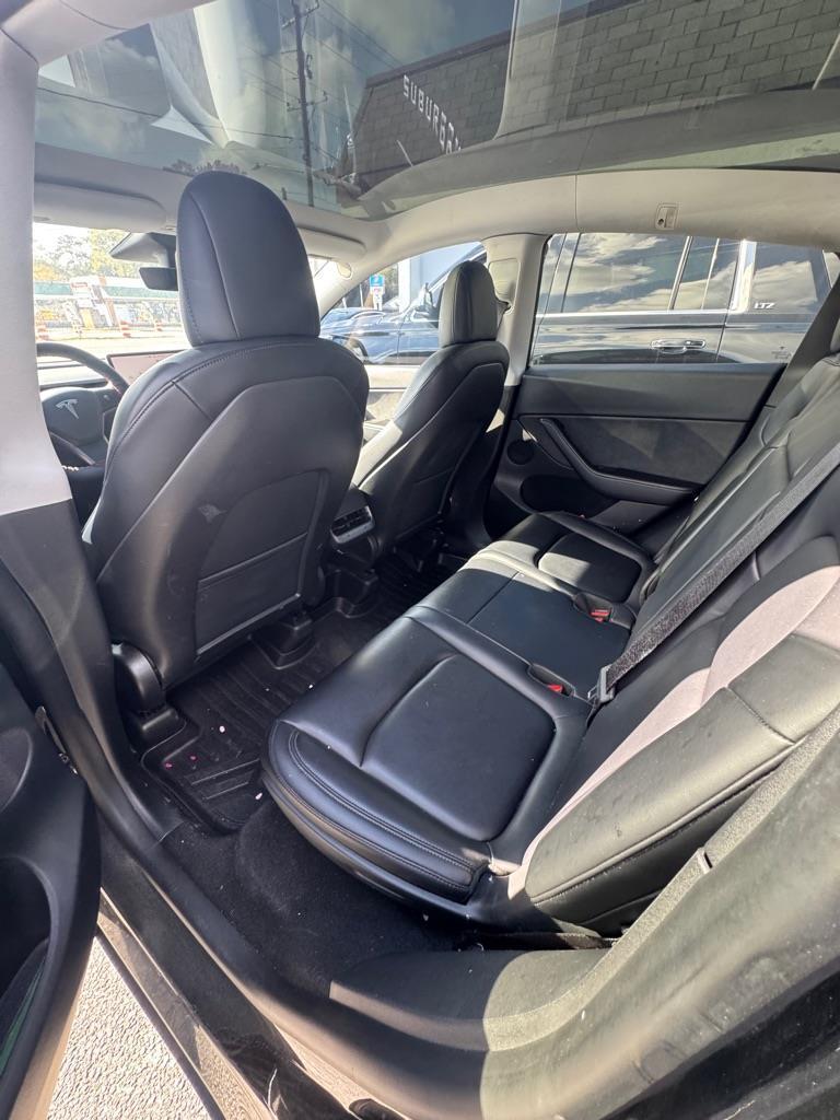 Tesla Model Y  2021