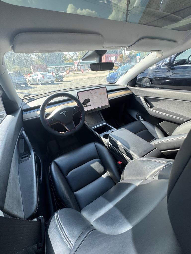 Tesla Model Y  2021