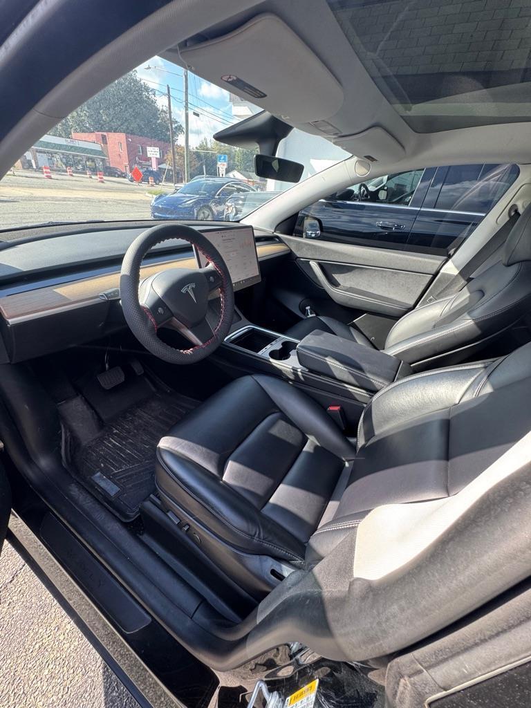 Tesla Model Y  2021