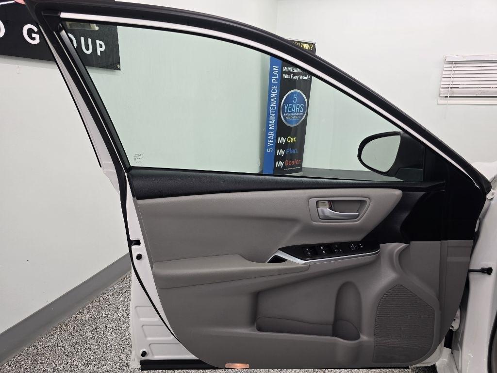 Toyota Camry SE 2017
