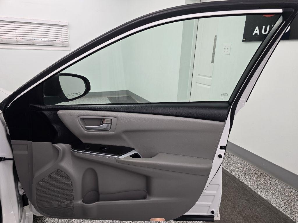 Toyota Camry SE 2017
