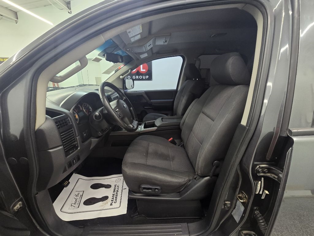2012 Nissan Titan S Crew Cab photo 9