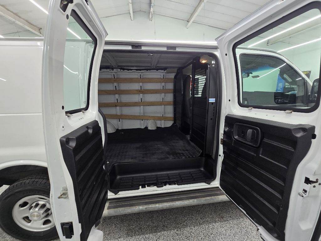 2020 Chevrolet Express 2500 Cargo photo 16