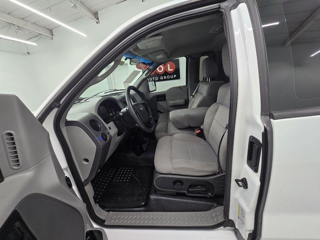 Ford F-150 STX 2WD 2005