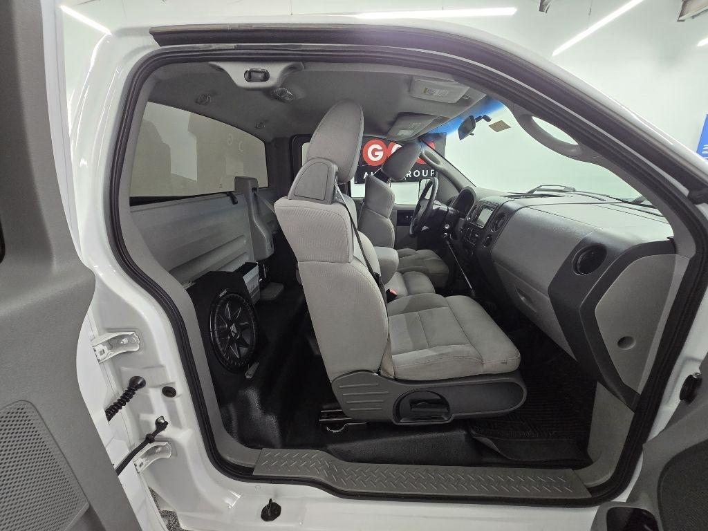 Ford F-150 STX 2WD 2005