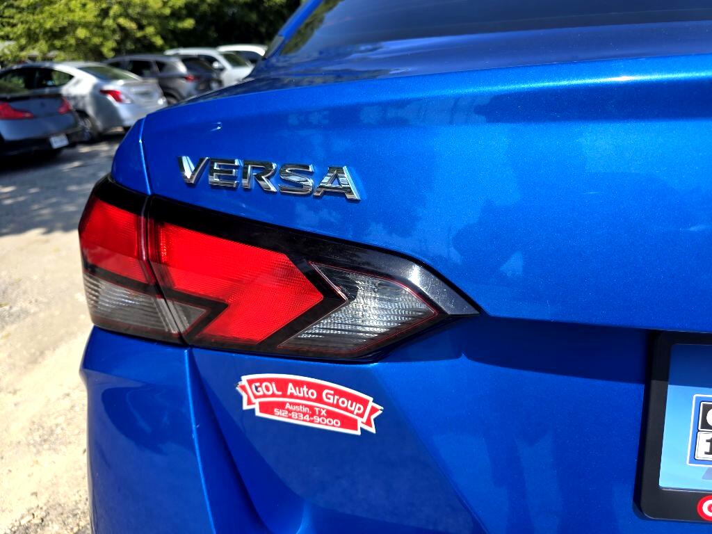 2021 Nissan Versa SV photo 5