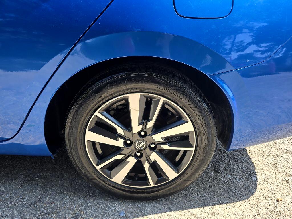 2021 Nissan Versa SV photo 23